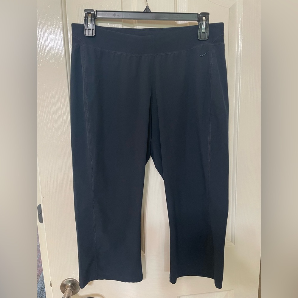 Nike Dri-FIT Navy Crop Pants Size 12-14